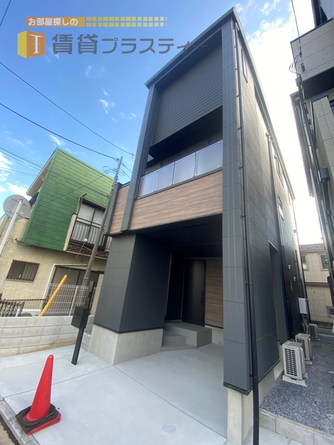 建物外観　駐車場付きペット可戸建て！！