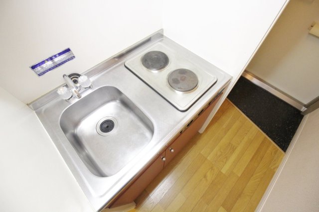 キッチン　2口仕様の電気コンロ