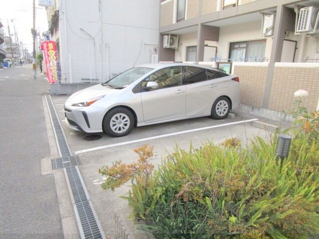 駐車場　駐車場