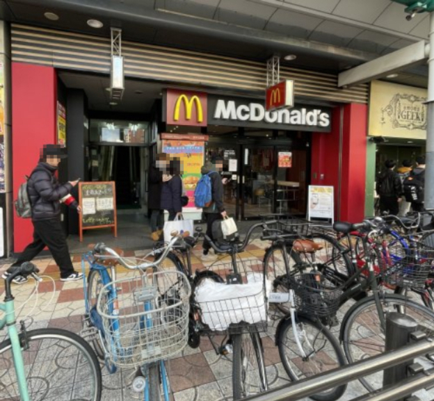 飲食店　マクドナルド 日本橋三丁目店（飲食店）まで376m