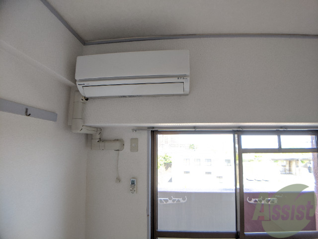 その他設備　あらかじめエアコンがついています。夏も冬も快適ですよ。