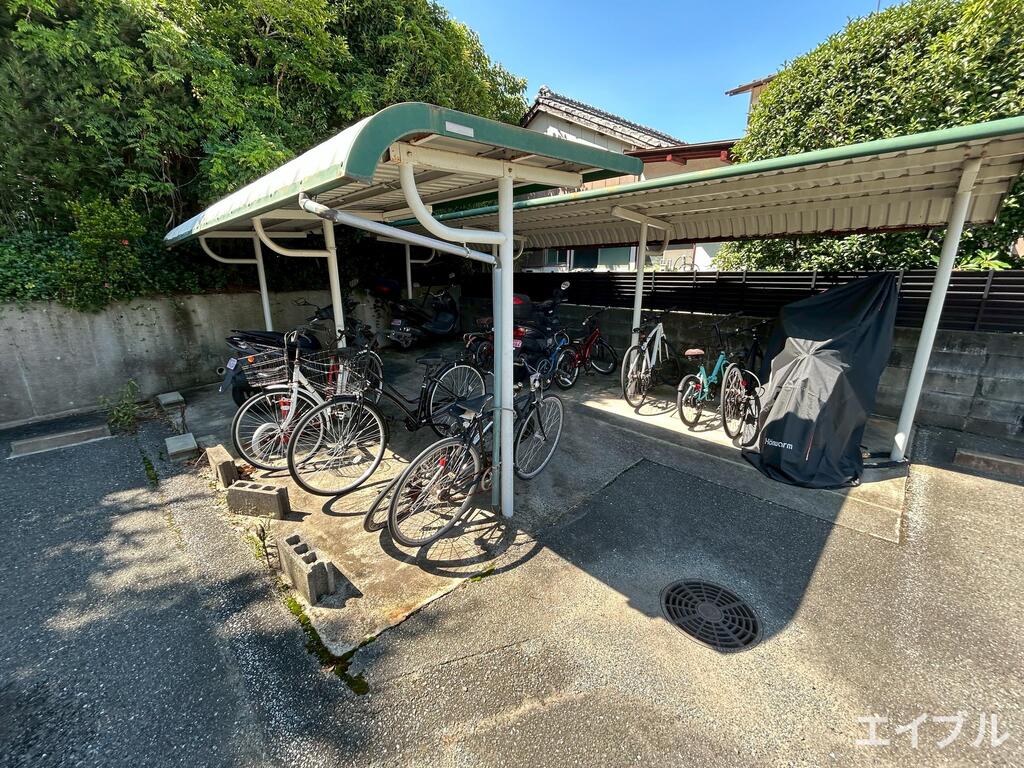 駐車場　駐輪場