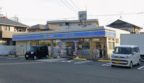 コンビニ　ローソン 高木三丁目店（コンビニ）まで1038m