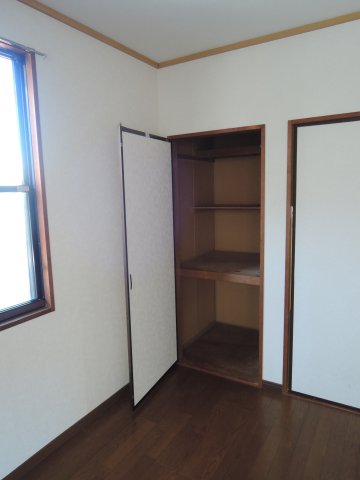 収納　写真は106号室【イミグランドII】※角部屋のみ2面採光