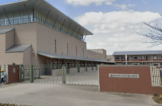 小学校　長久手市立市が洞小学校（小学校）まで237m