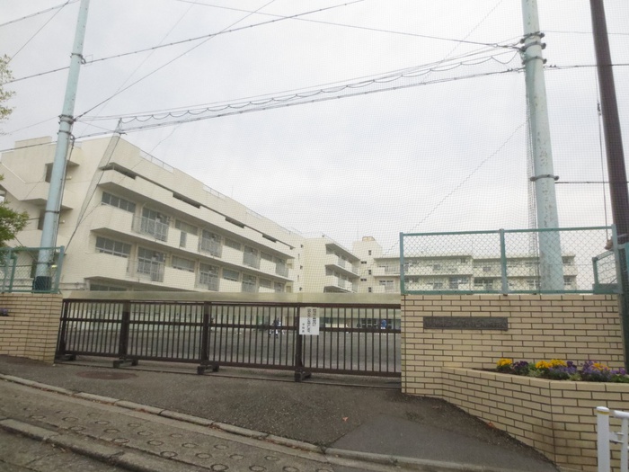 小学校　横浜市立みたけ台小学校（小学校）まで453m