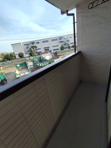 バルコニー　同建物内別部屋の写真です。