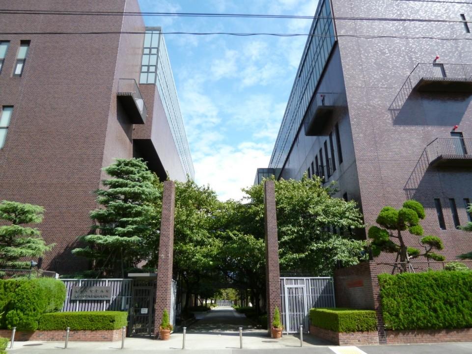 中学校　武庫川女子大学附属中学校（中学校）まで447m