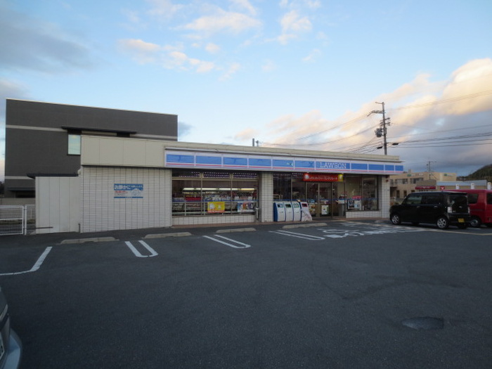 コンビニ　ローソン長尾荒坂店（コンビニ）まで68m