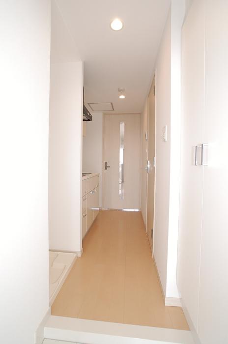 玄関　※カラータイプ異なります。