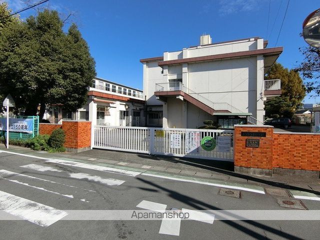小学校　東小学校（小学校）まで445m