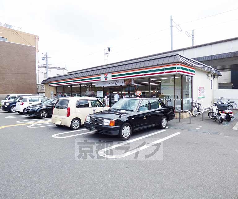 コンビニ　セブンイレブン　西小路花屋町店（コンビニ）まで129m