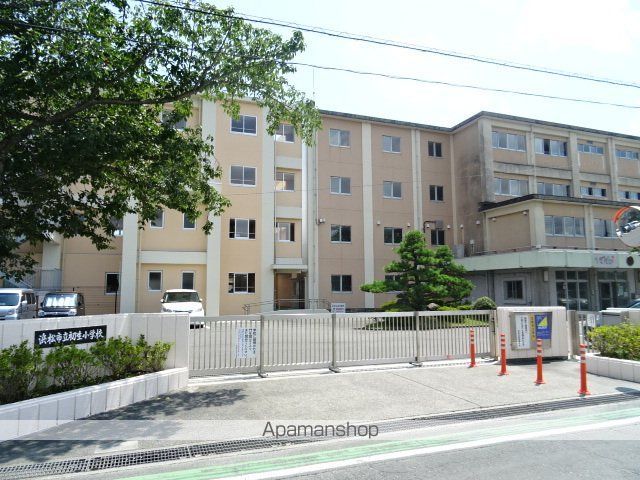 小学校　初生小学校（小学校）まで618m