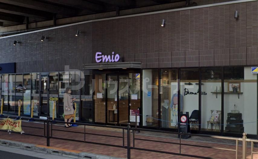 ショッピングセンター　Emio石神井公園（ショッピングセンター）まで980m