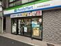 コンビニ　ファミリーマート 新宿神楽坂駅前店（コンビニ）まで96m
