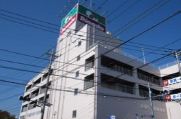 ホームセンター　（株）島忠・大谷田店（ホームセンター）まで459m
