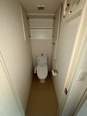 トイレ　同物件別部屋写真