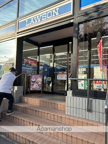 コンビニ　ローソン下落合２丁目店（コンビニ）まで127m