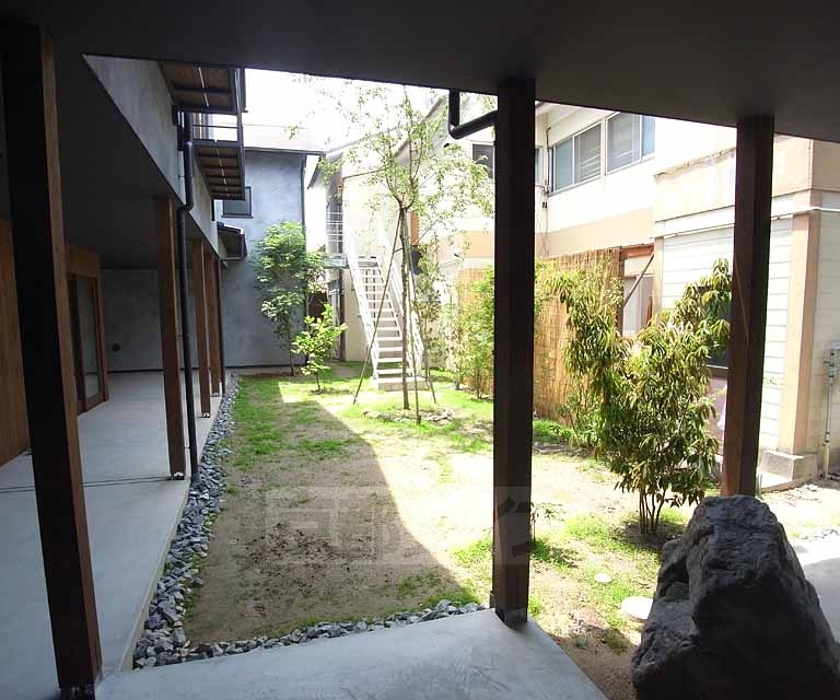 庭　シェアガーデンでバーベキュー等もしていただけます。