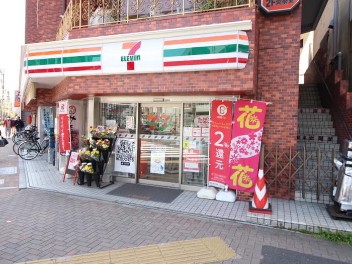 コンビニ　物件（コンビニ）まで15m