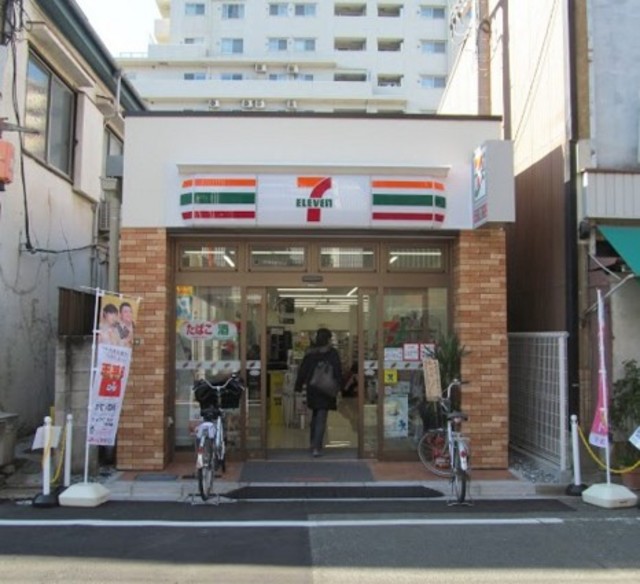 コンビニ　セブンイレブン文京千駄木3丁目店（コンビニ）まで202m
