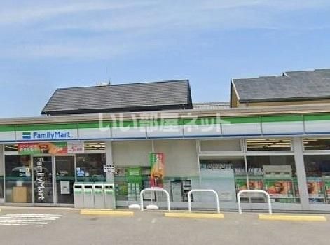 コンビニ　ファミリーマート刈谷半城土西店（コンビニ）まで703m
