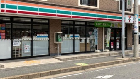 コンビニ　セブンイレブン 船橋塚田駅前店（コンビニ）まで648m