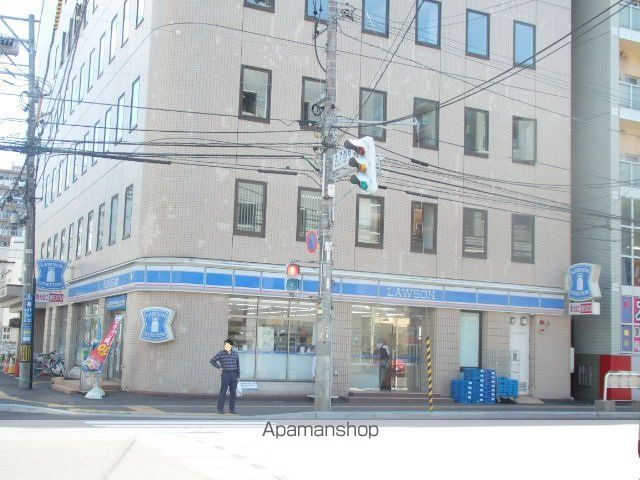 コンビニ　ローソン（コンビニ）まで443m