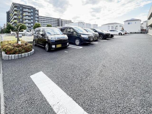 駐車場　駐車場