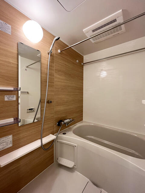 バス・シャワールーム　※写真は同タイプ住戸です。