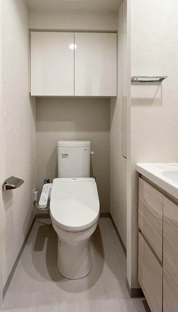 トイレ　※写真は同タイプ住戸です。