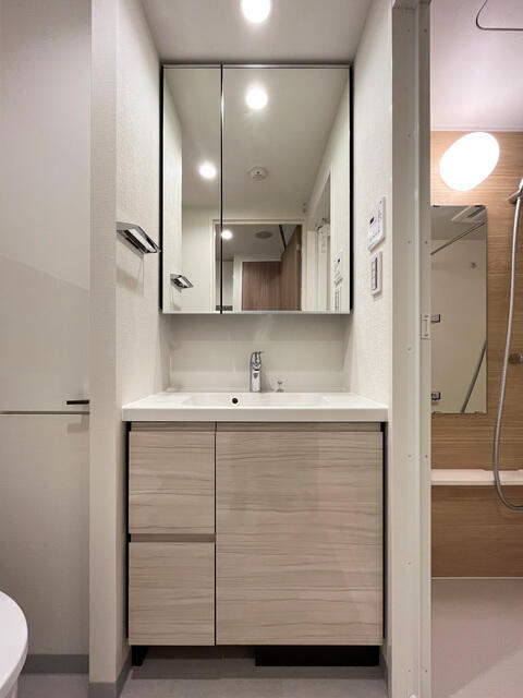 洗面設備　※写真は同タイプ住戸です。