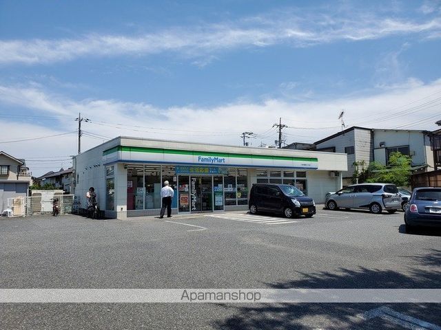 コンビニ　ファミリーマート（コンビニ）まで1366m