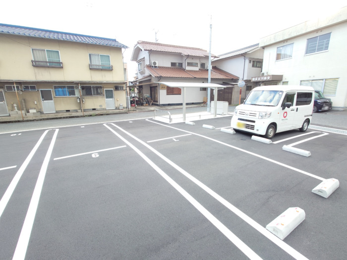 駐車場　駐車場