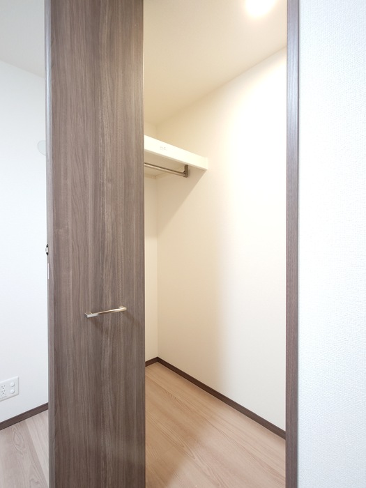 収納　ウォークインクローゼット