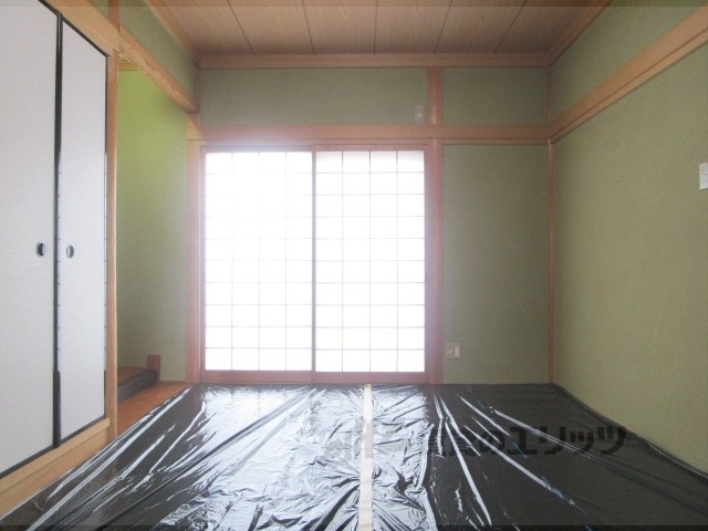 ＪＲ東海道本線 草津駅 徒歩12分 2階建 築28年の居間写真
