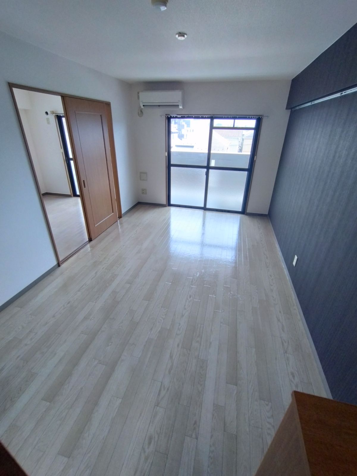 居室・リビング　※同物件、別部屋になります。