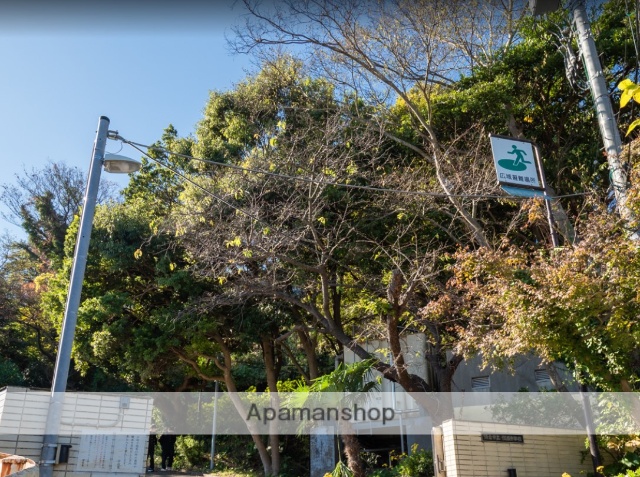 中学校　鎌倉市立御成中学校（中学校）まで998m