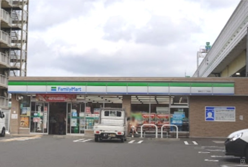 コンビニ　ファミリーマート海老江三丁目店（コンビニ）まで354m