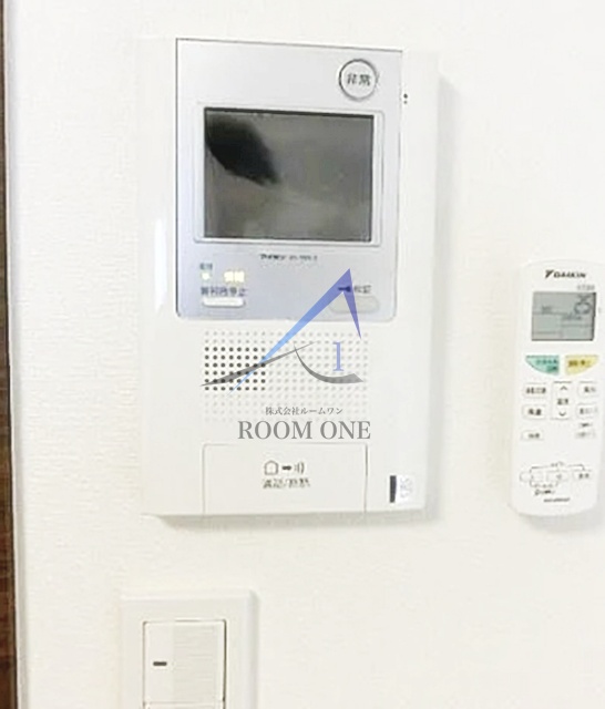 セキュリティ　モニター付きインターホンです。