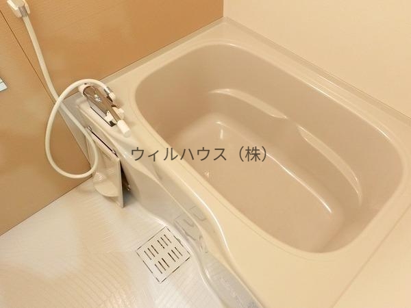 バス・シャワールーム　浴室乾燥機付きバス！