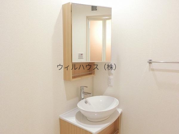 洗面設備　オシャレな洗面台！