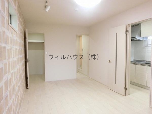 居室・リビング　広々とした洋室！