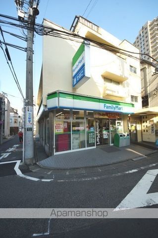コンビニ　ファミリーマート千駄ヶ谷二丁目店（コンビニ）まで488m