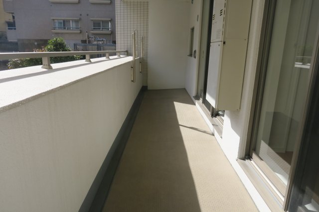 バルコニー　★洗濯物がよく乾く南東向きのバルコニー画像です★