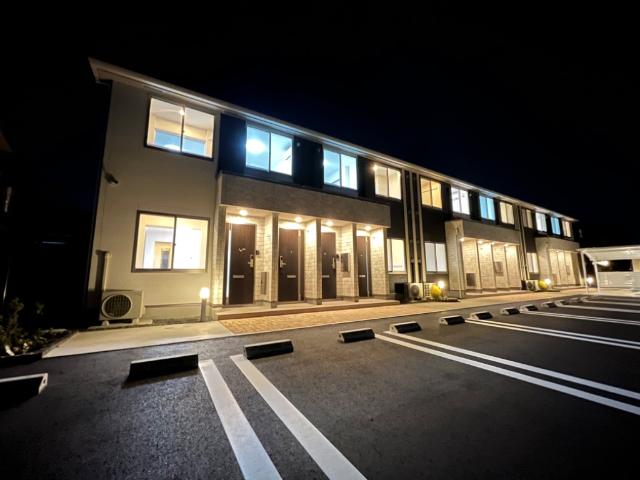 建物外観　外観写真（夜）