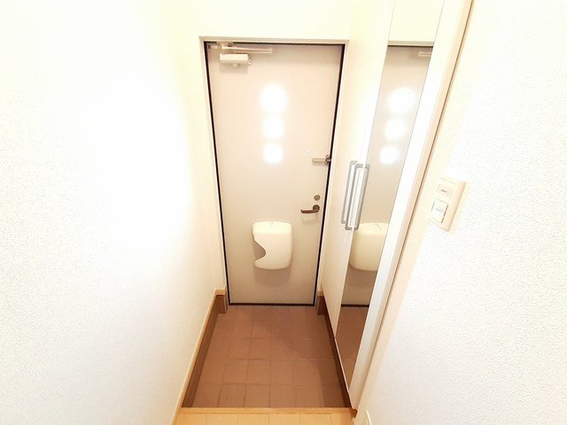 玄関　落ち着いた玄関です