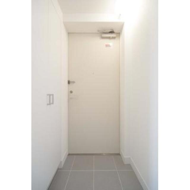 玄関　※写真は同タイプ住戸です。
