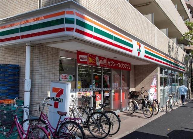 コンビニ　セブンイレブン（コンビニ）まで400m