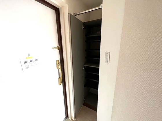 玄関　他号室のお写真です